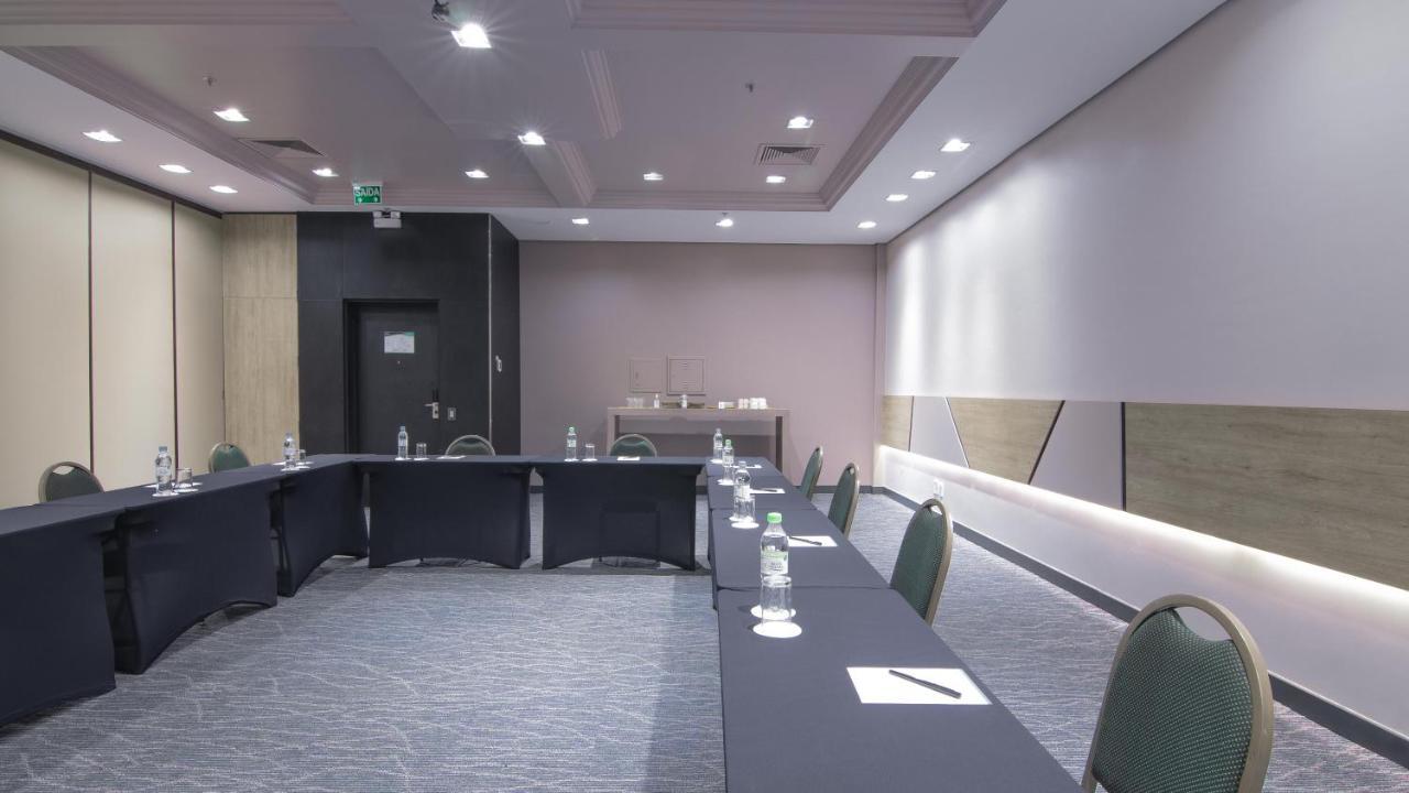Hotel Deville Prime
